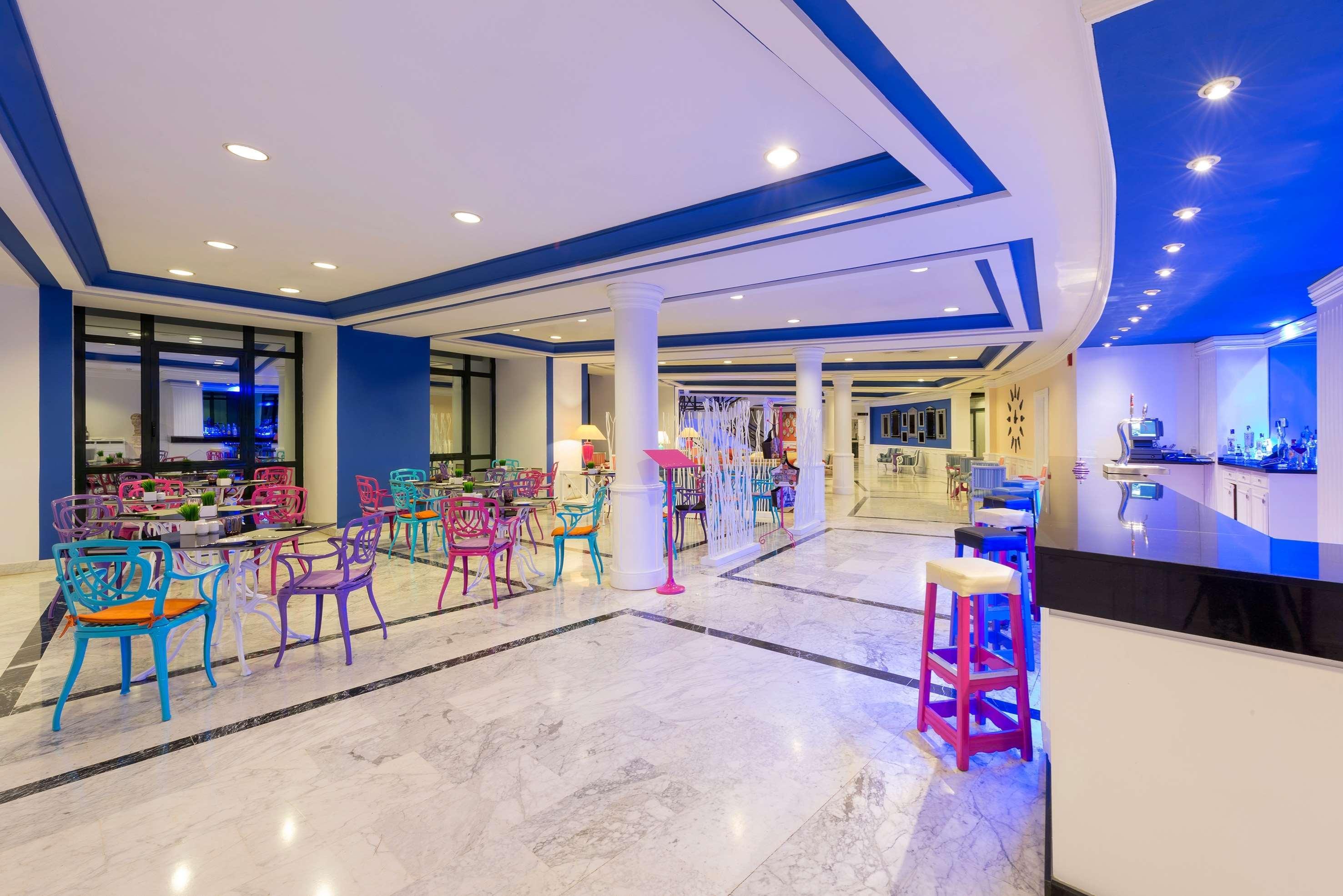 Azz Merida Medea Hotel Εξωτερικό φωτογραφία