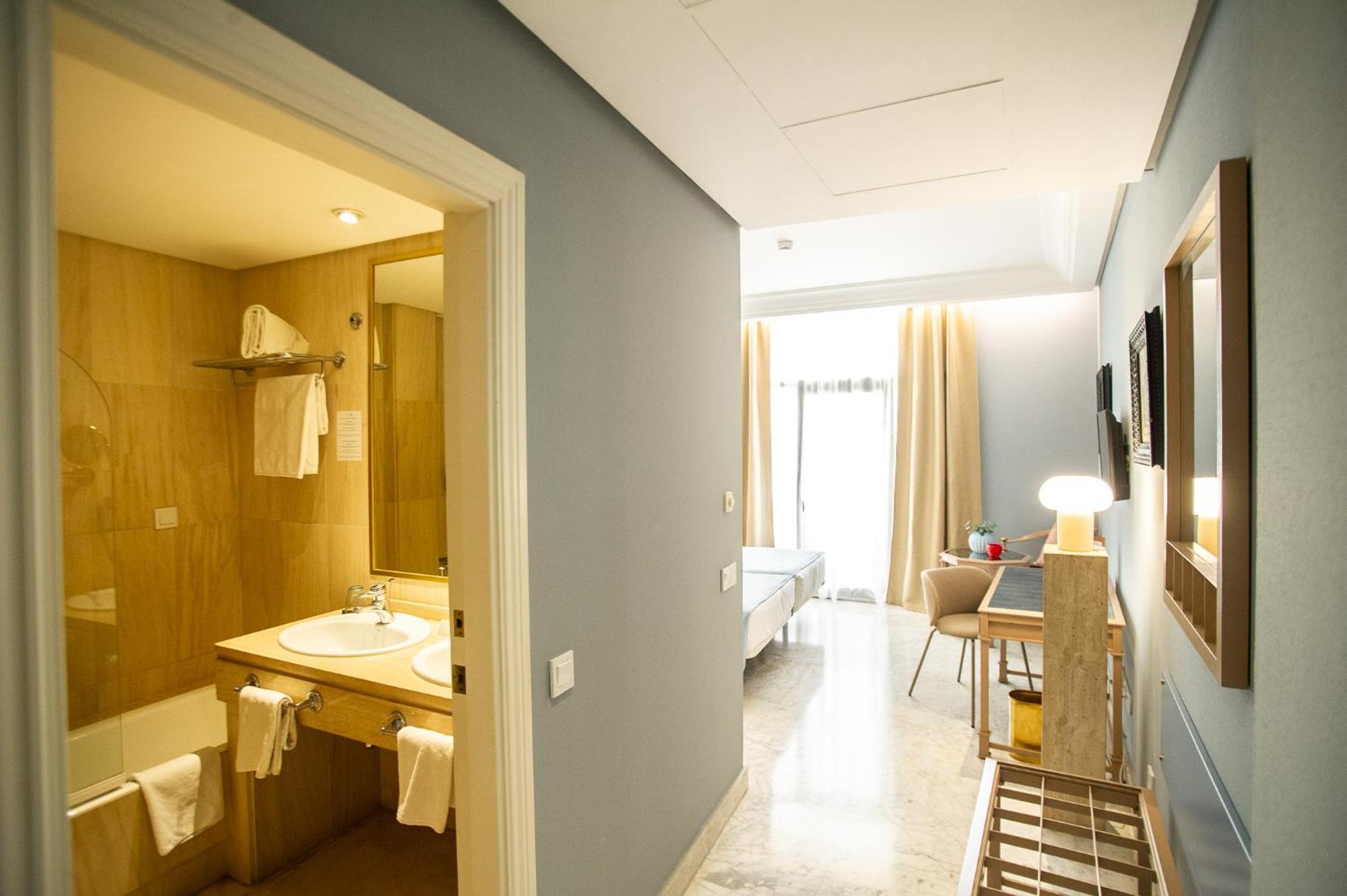 Azz Merida Medea Hotel Εξωτερικό φωτογραφία